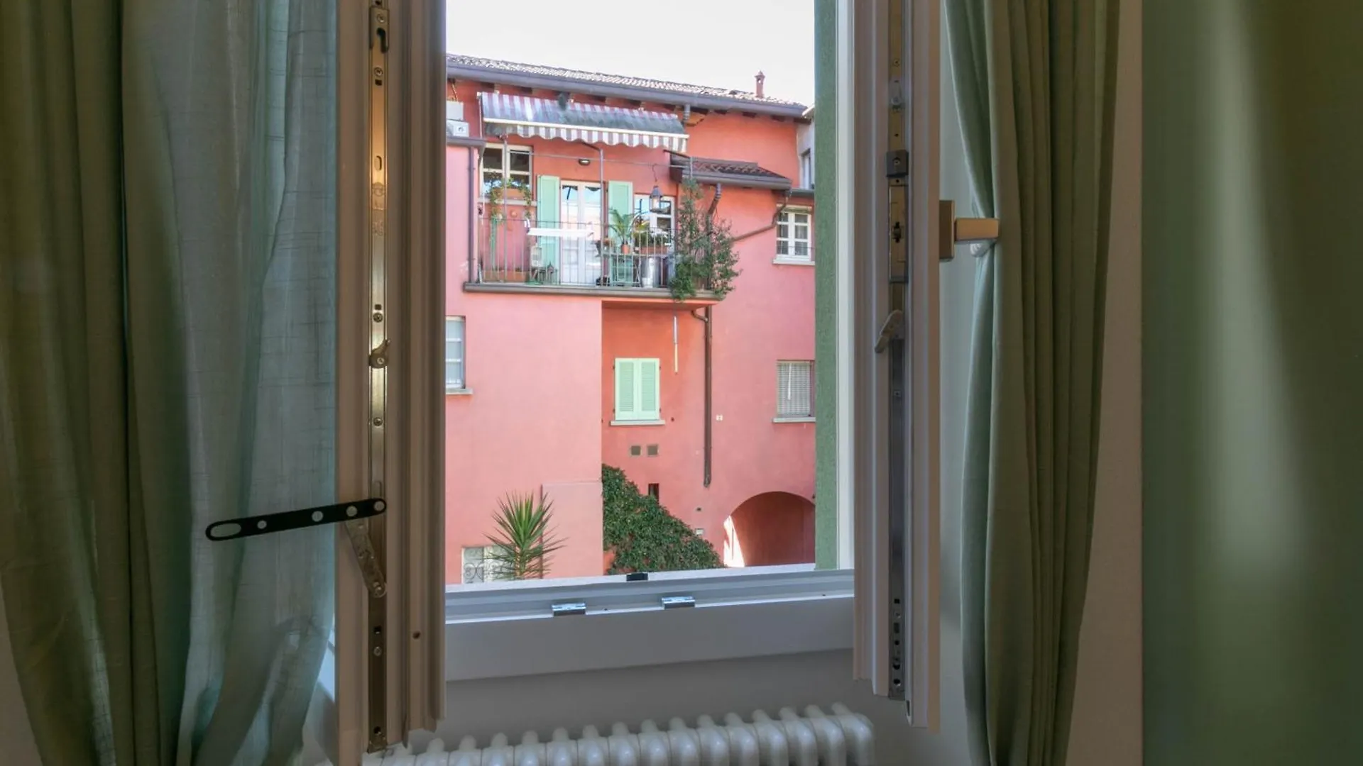 Mamma Ciccia - Modern Apt In The Historic Centre Mandello del Lario Apartment