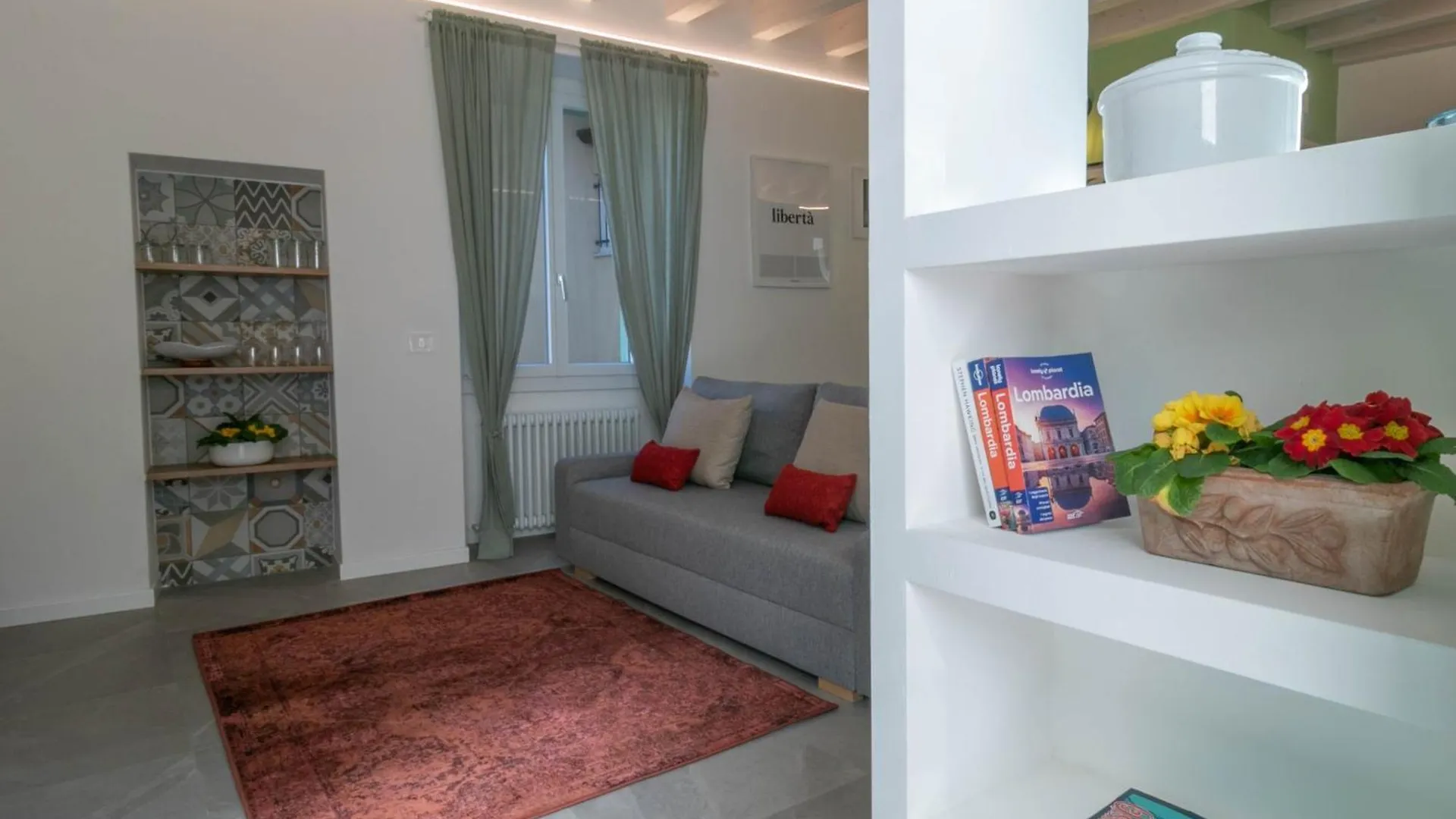 Mamma Ciccia - Modern Apt In The Historic Centre Mandello del Lario 0*,  Italy