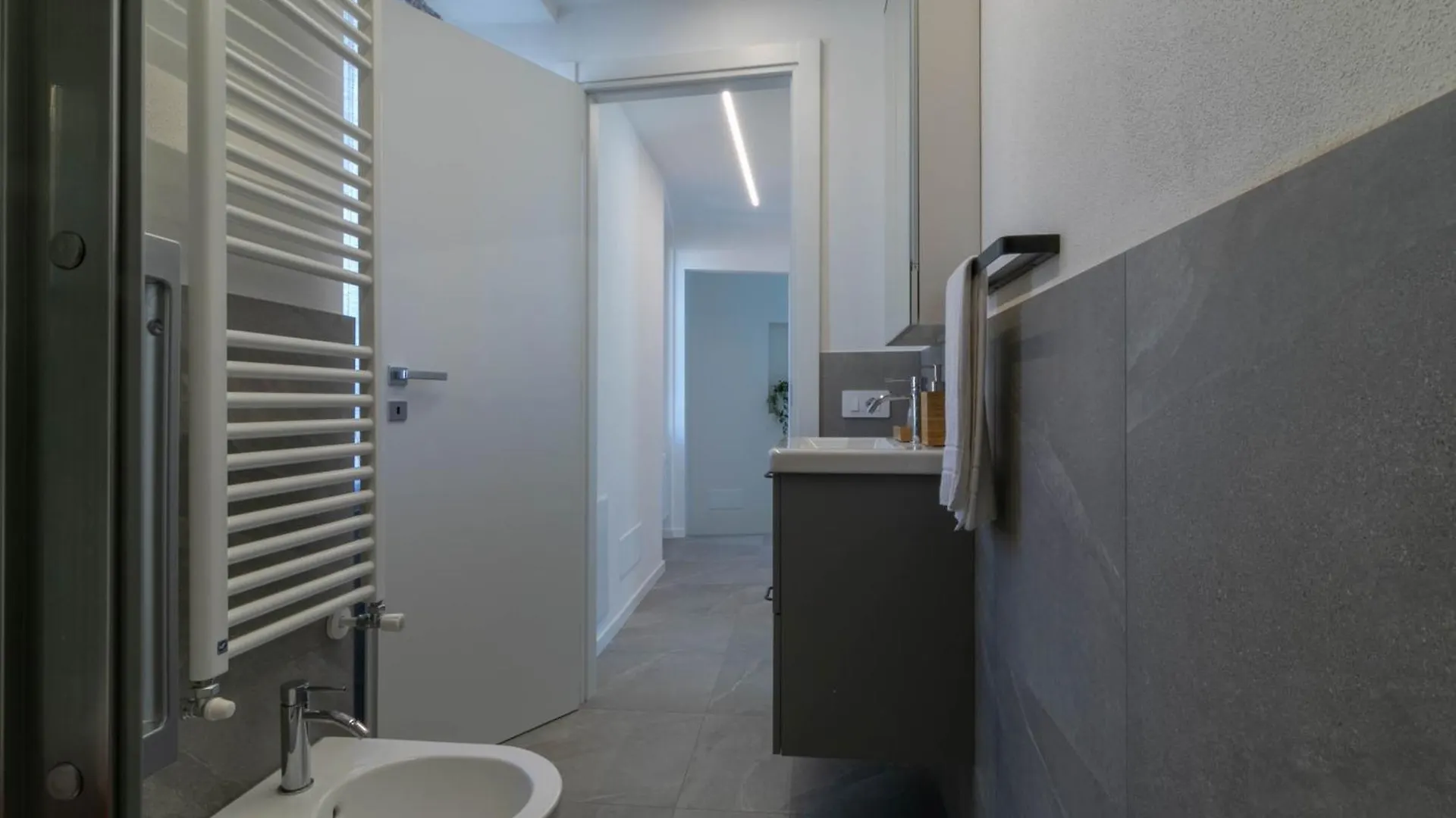 Mamma Ciccia - Modern Apt In The Historic Centre Mandello del Lario Italy