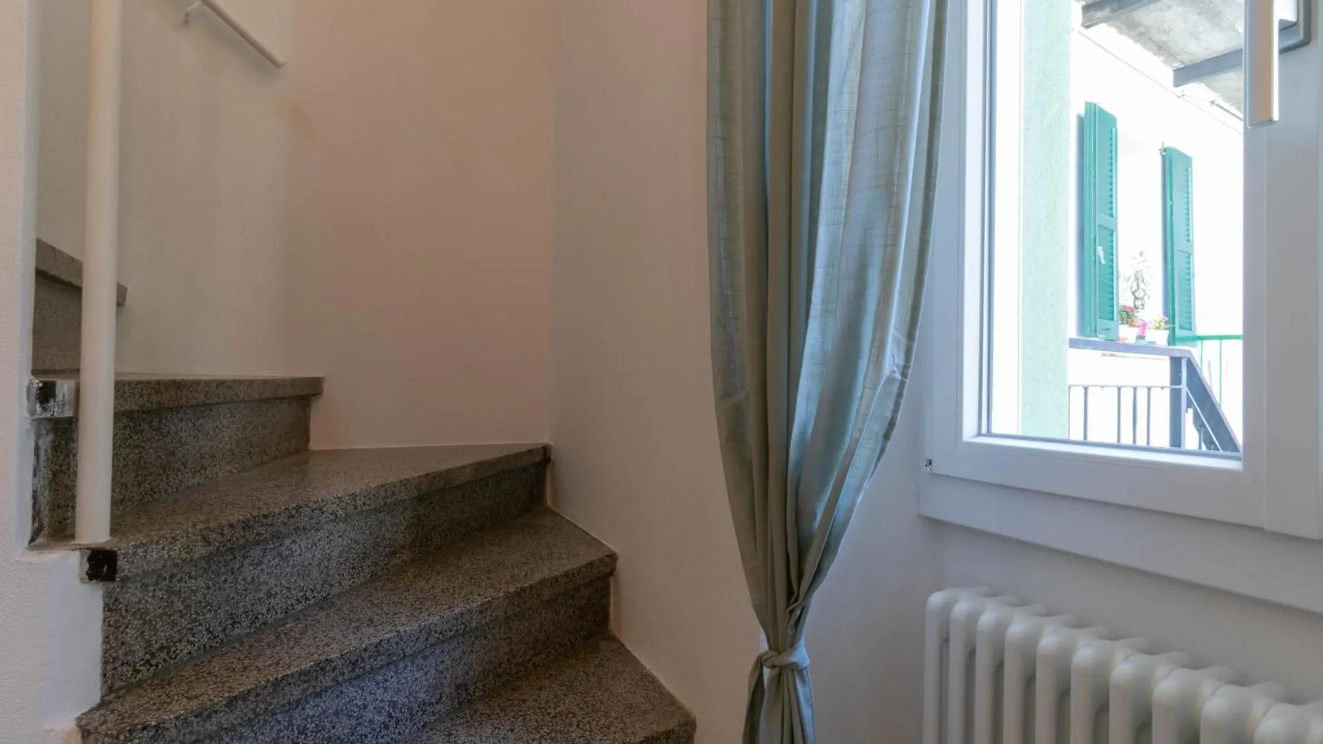 Mamma Ciccia - Modern Apt In The Historic Centre Mandello del Lario Italy