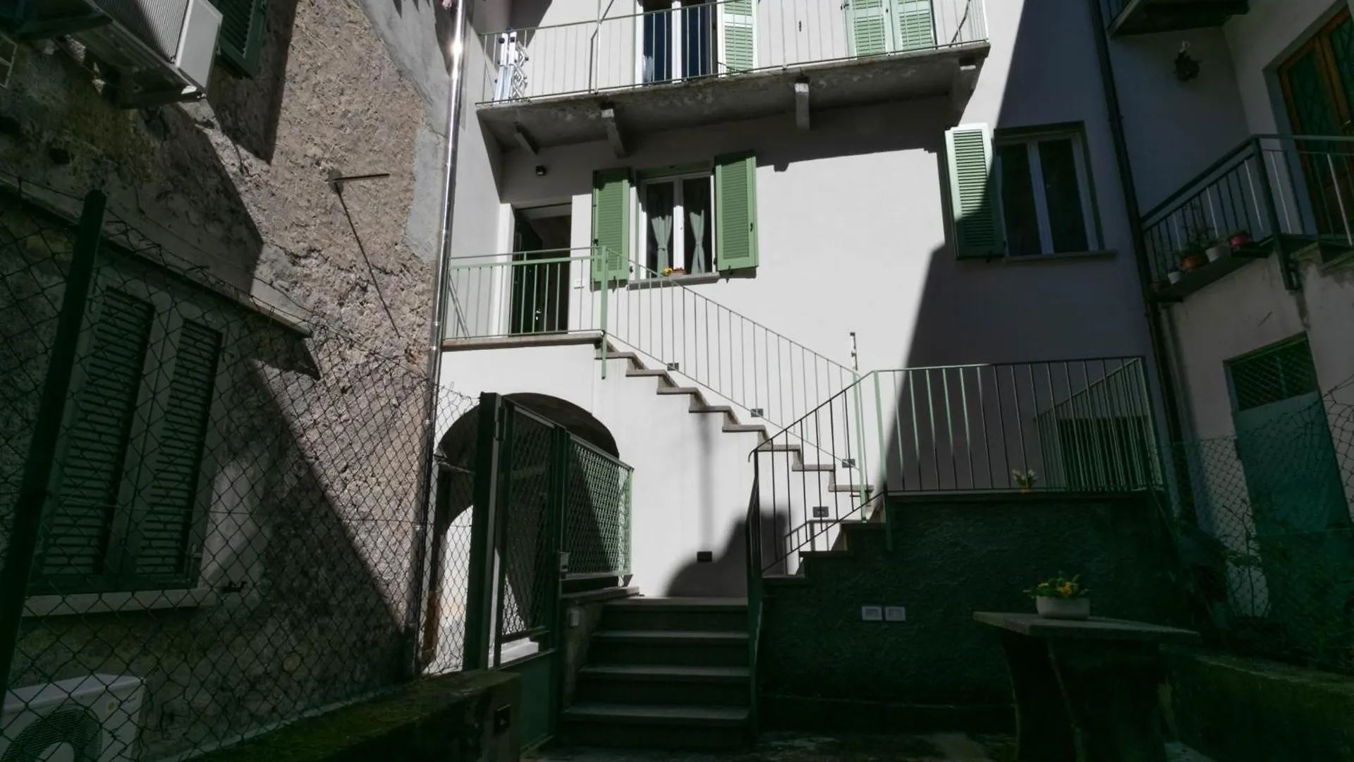 Apartment Mamma Ciccia - Modern Apt In The Historic Centre Mandello del Lario