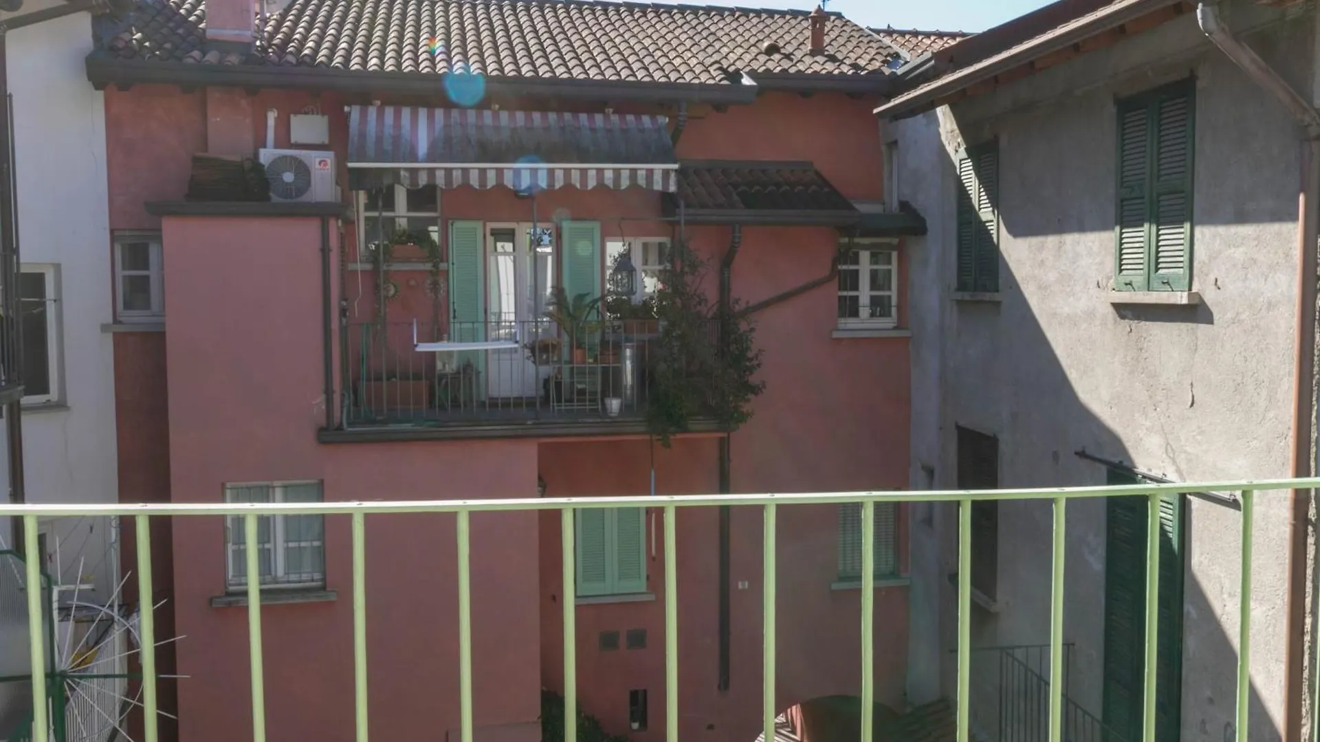 Mamma Ciccia - Modern Apt In The Historic Centre Mandello del Lario Italy
