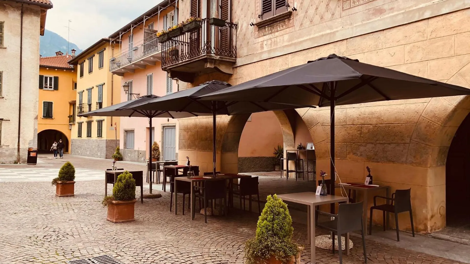 Mamma Ciccia - Modern Apt In The Historic Centre Mandello del Lario Italy